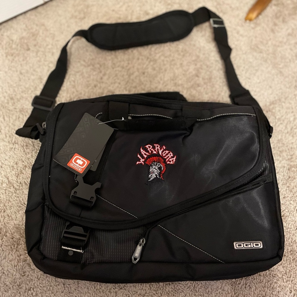 OGIO Computer Laptop Messenger Bag with Shoulder Strap. New